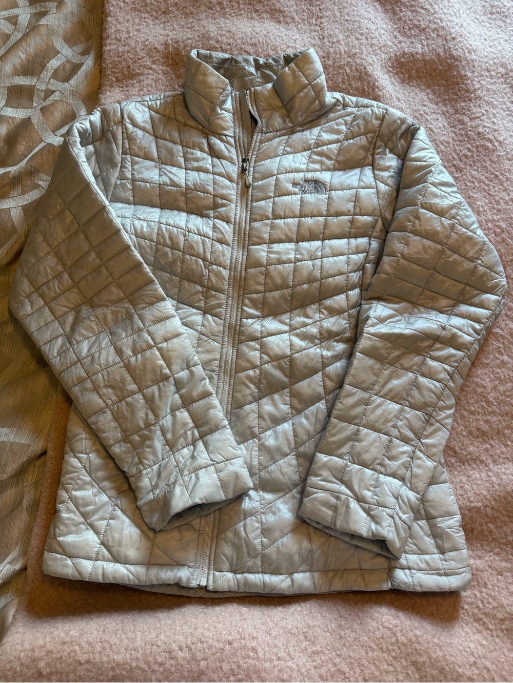 The North Face Women's Light Gray Quilted Puffer Jacket